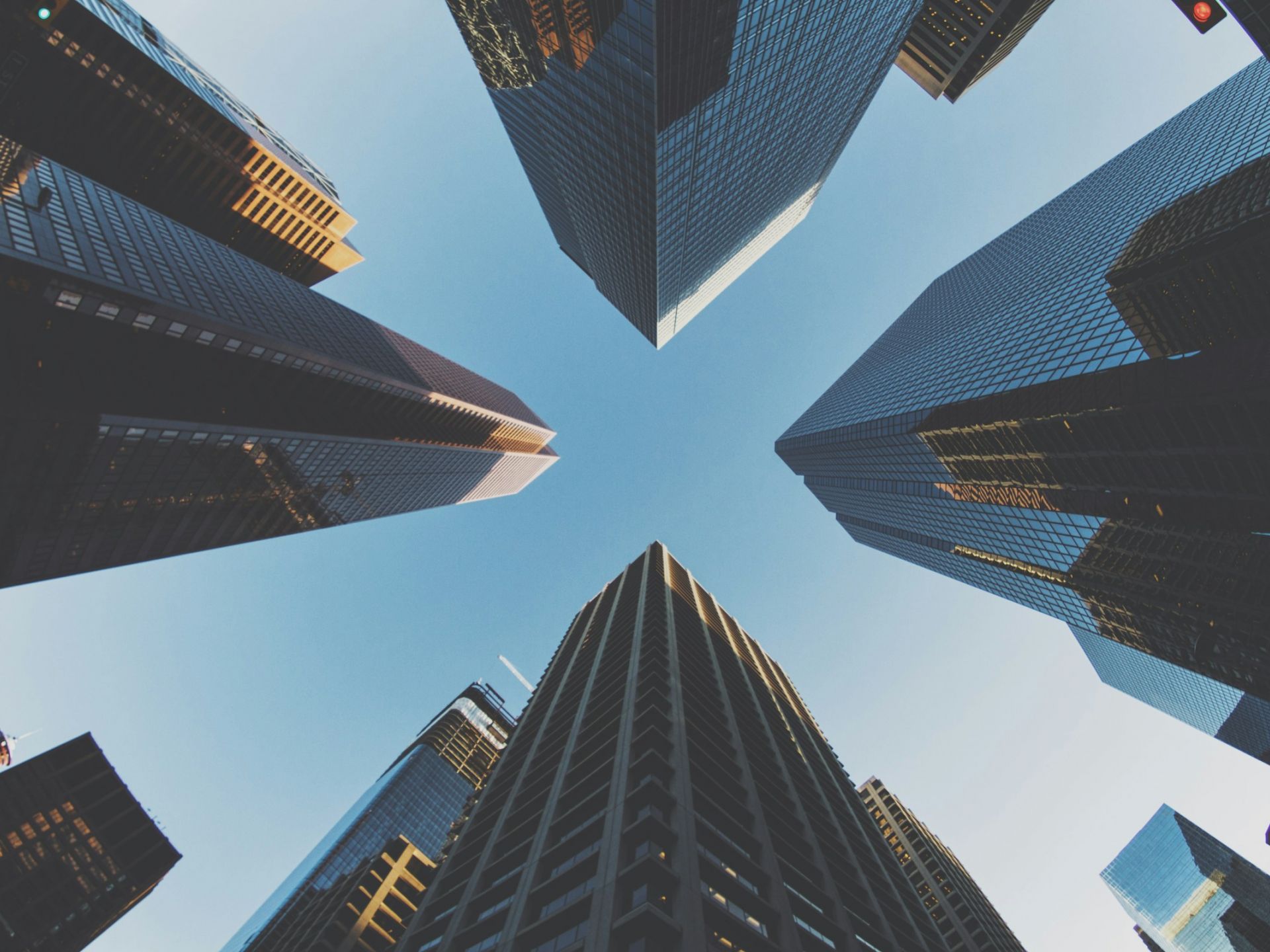 Wolkenkratzer aus spannender Perspektive